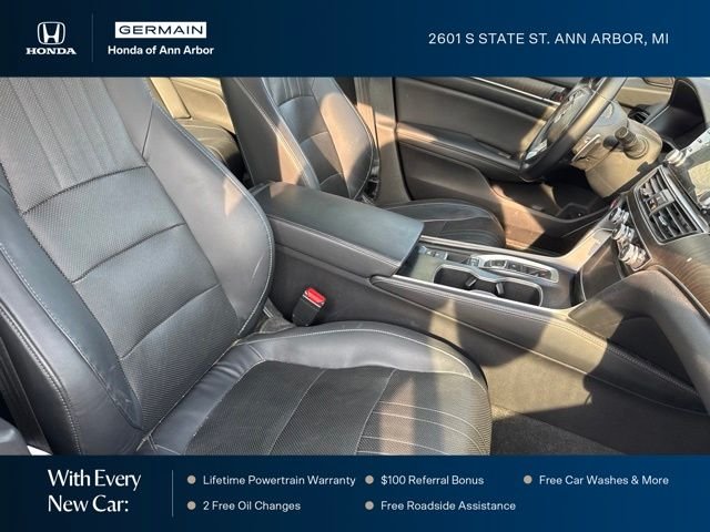 Used 2018 Modern Steel Metallic Honda Touring 2.0T image 17