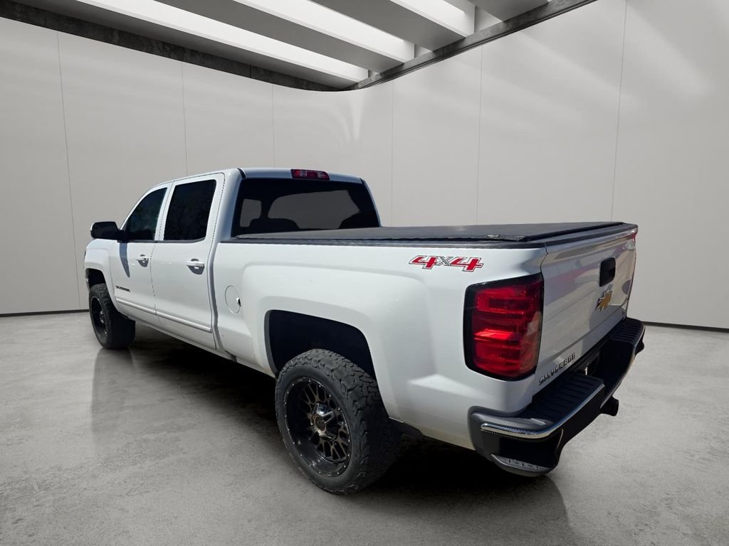 Used 2017 Chevrolet Silverado 1500 LT with VIN 3GCUKREC8HG203132 for sale in Loveland, CO