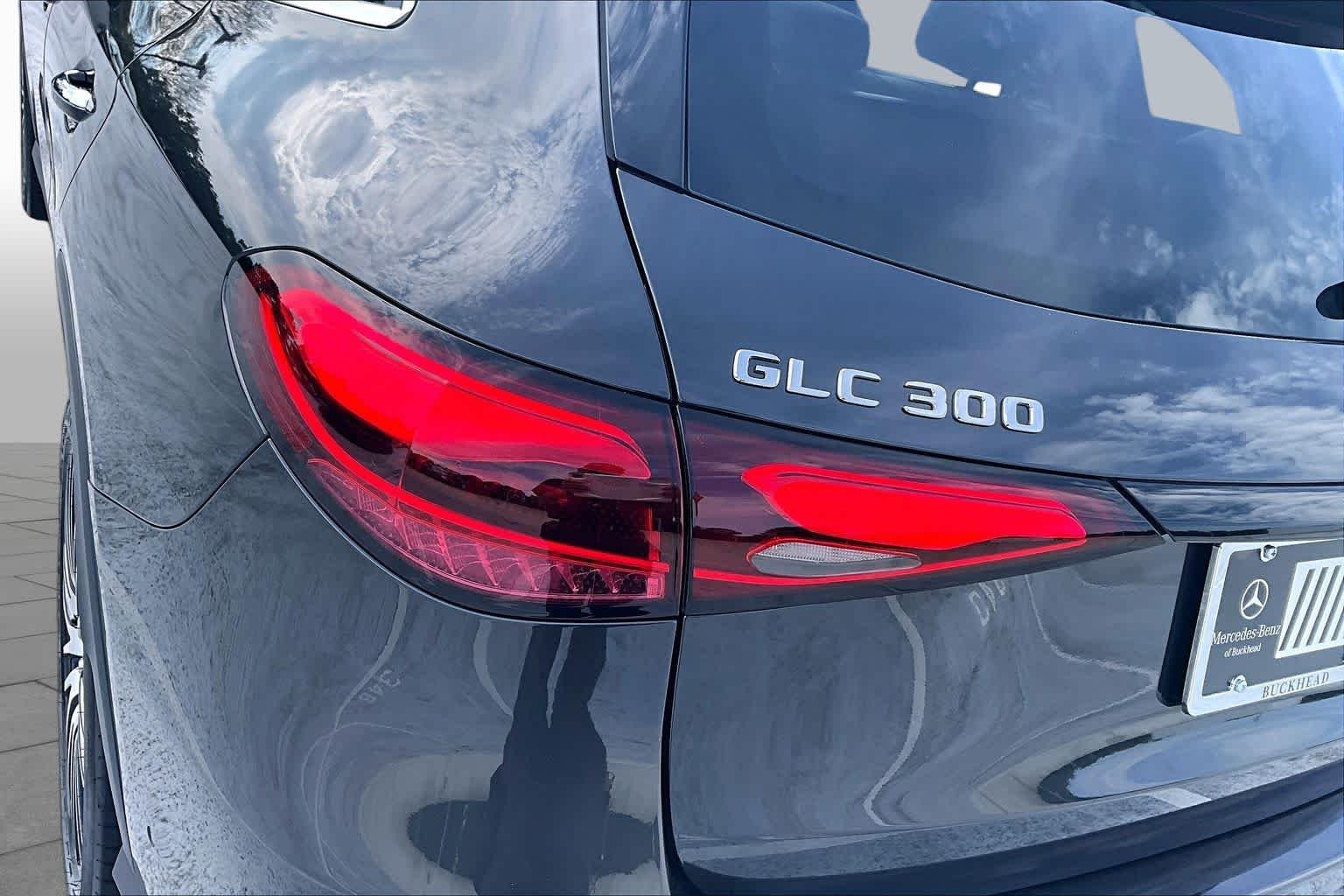 Used 2024 Graphite Grey Metallic Mercedes-Benz GLC 300 image 28
