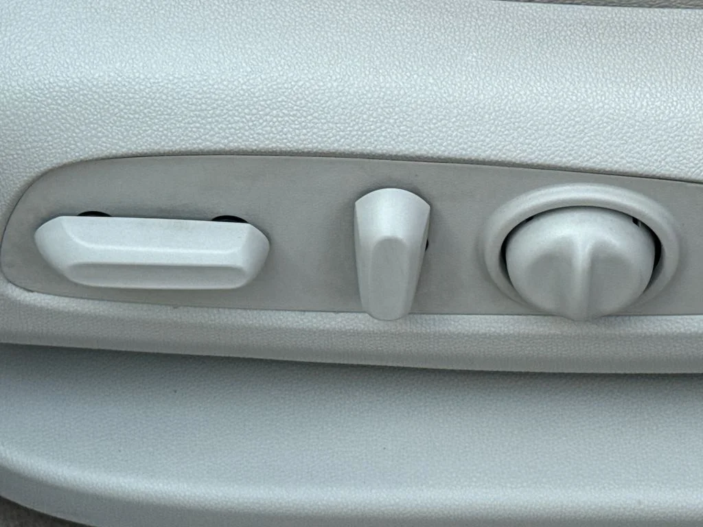 Used 2020 White GMC Denali image 23