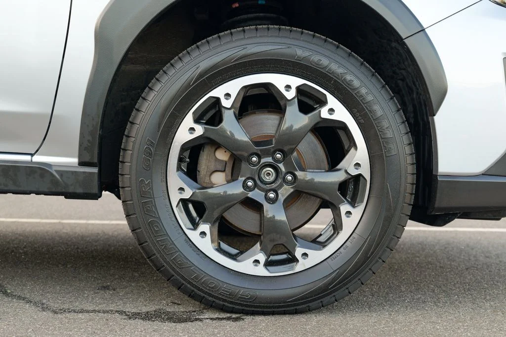 Used 2023 Ice Silver Metallic Subaru Base image 13