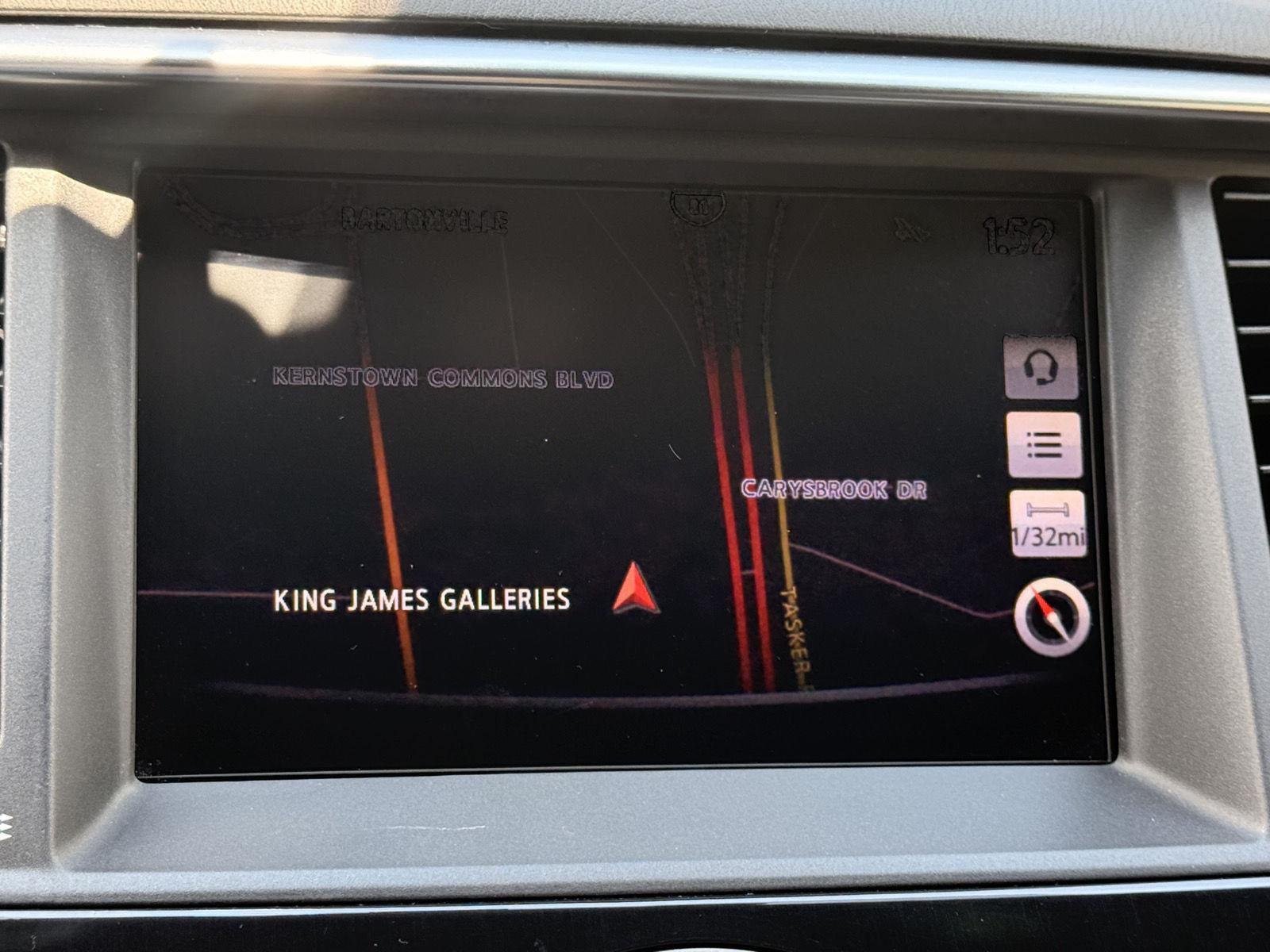 Used 2018 Super Black Nissan Platinum image 41