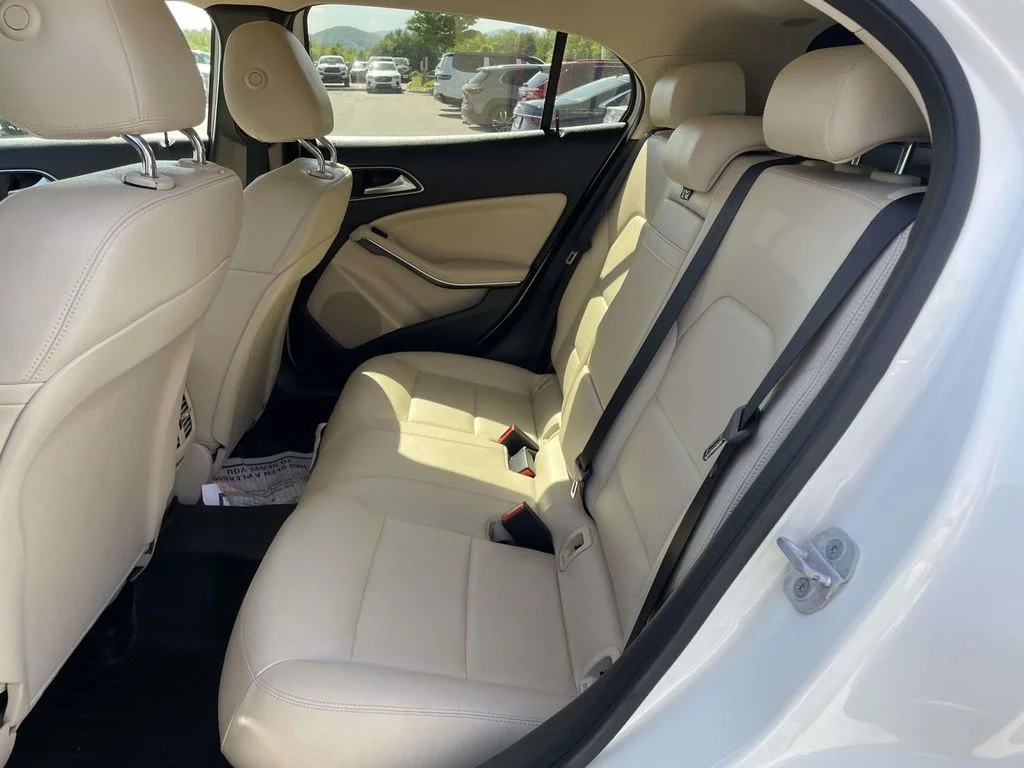 Used 2018 Cirrus White Mercedes-Benz 250 4MATIC® image 3