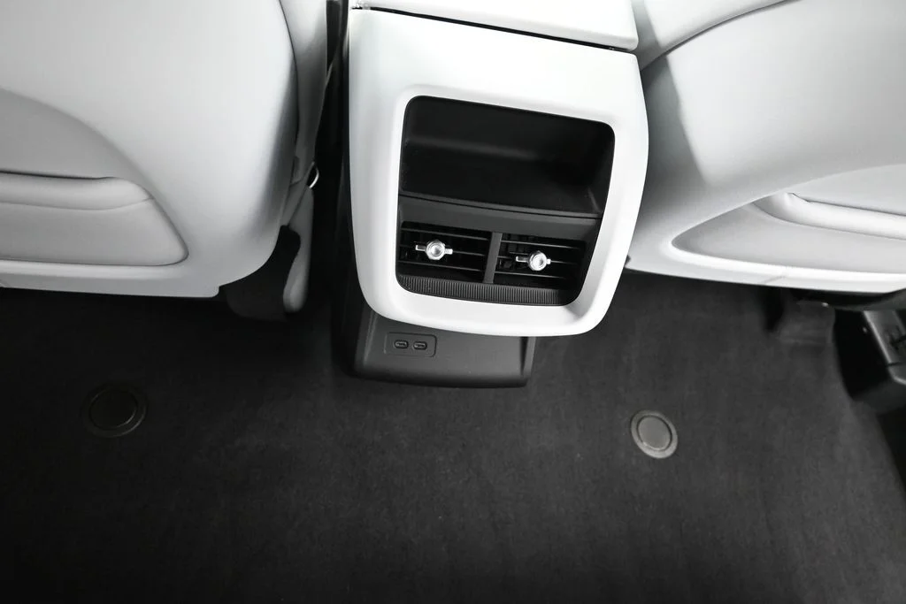 Used 2024 Silver Cadillac Luxury image 12