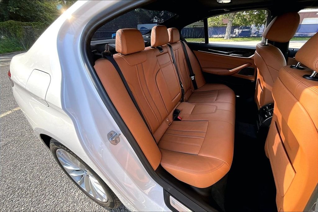 Used 2023 White BMW 530i image 22