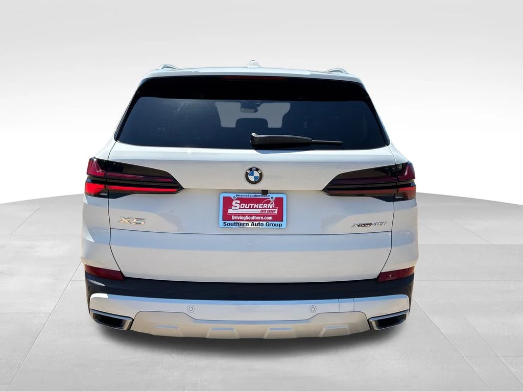 Used 2026 White BMW xDrive40i image 4