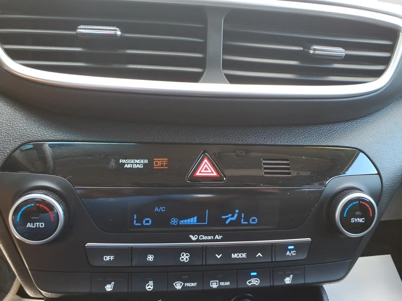 Used 2020 Aqua Blue R2u Hyundai Limited image 18