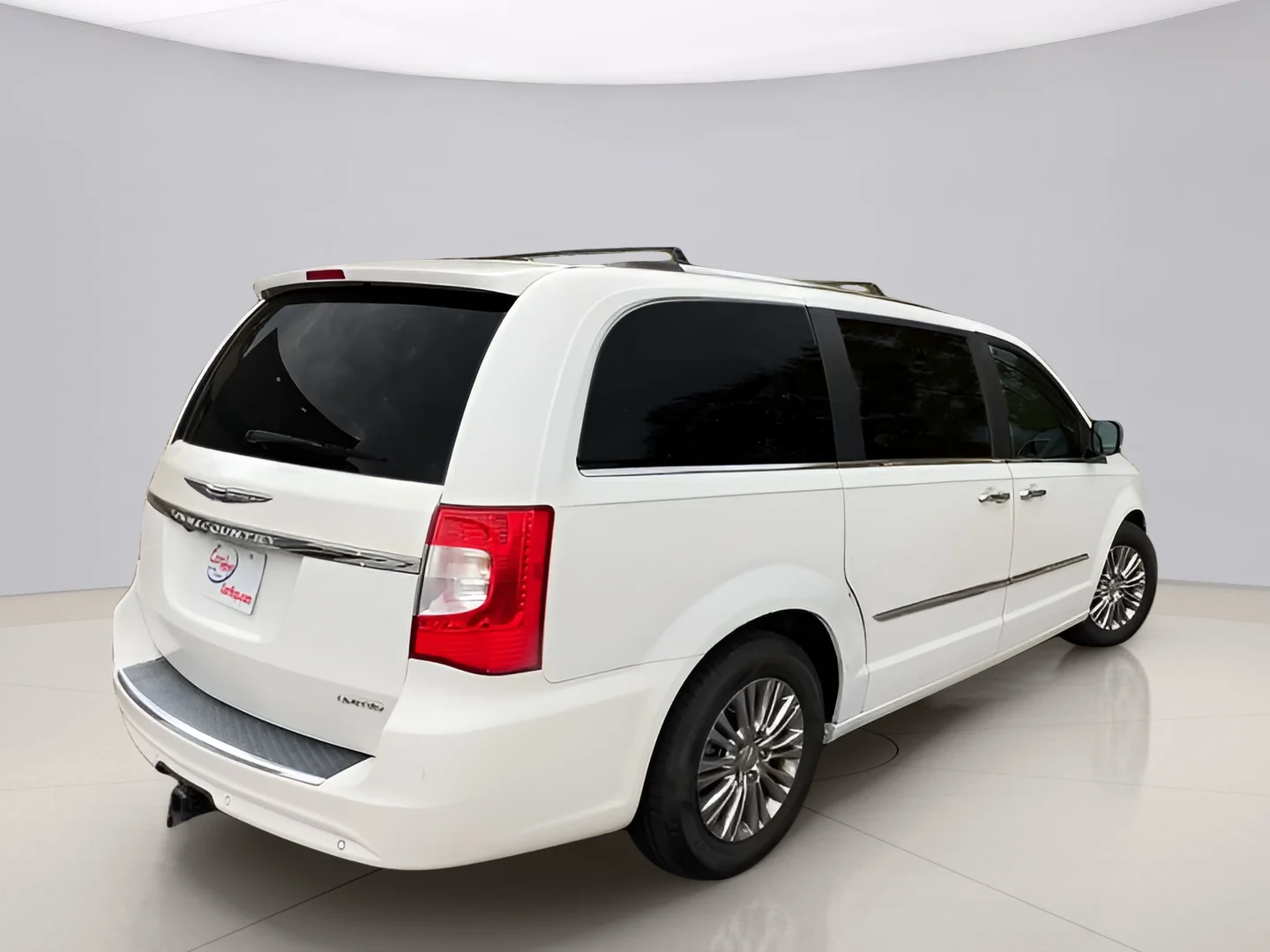 Used 2011 White Chrysler LIMITED image 8