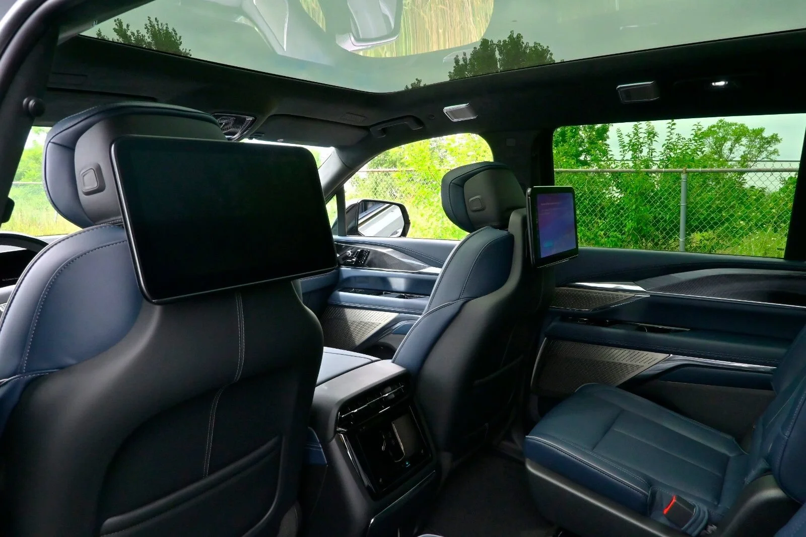 2026 Cadillac Escalade IQL Premium Sport - Photo 21