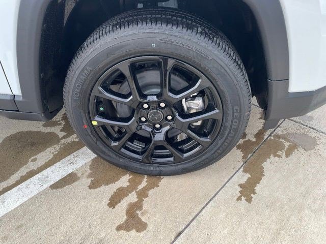 New 2026 Bright White Clearcoat Jeep Latitude Altitude image 9
