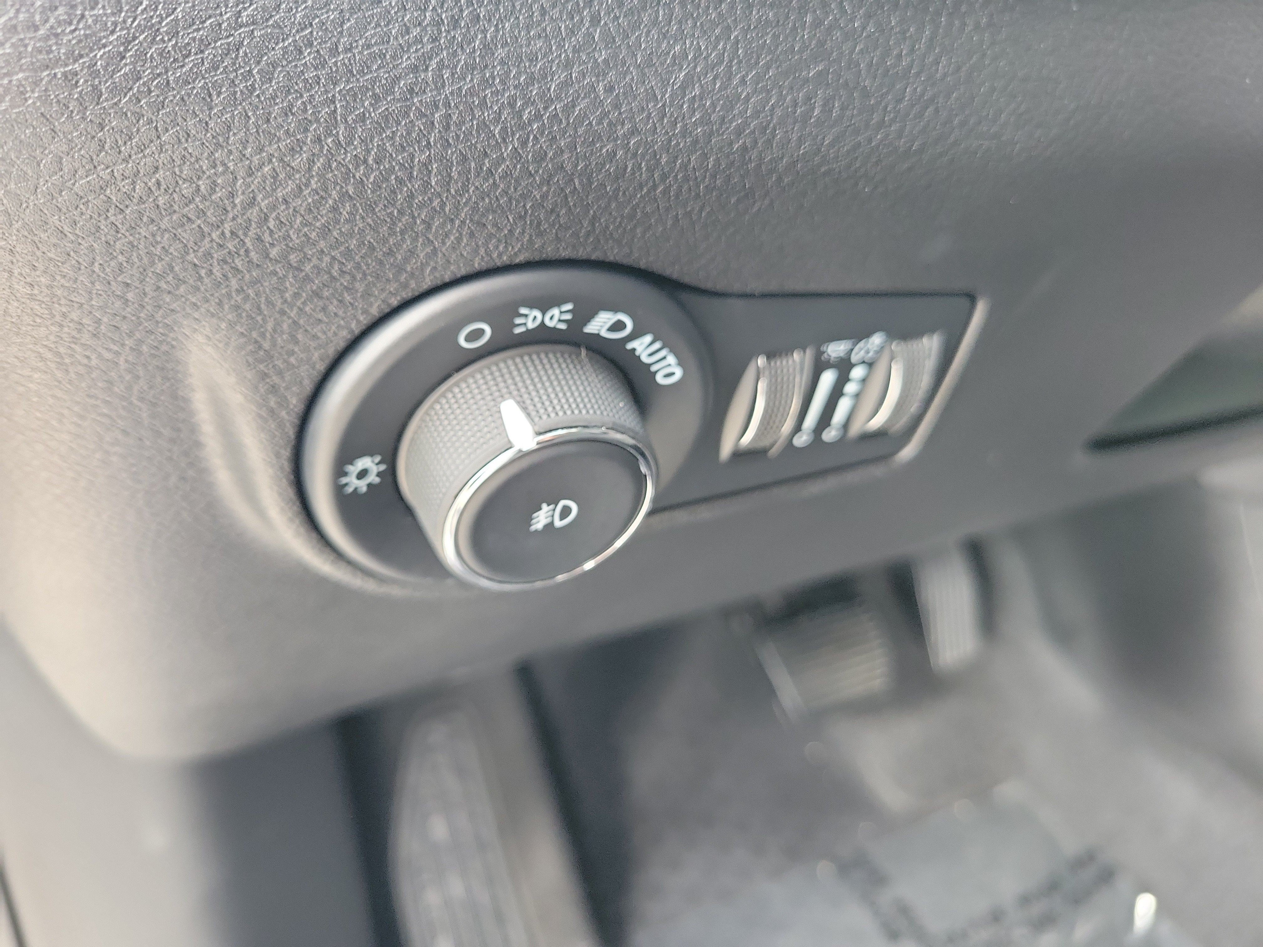 Used 2022 Bright White Clearcoat Jeep Trailhawk image 27