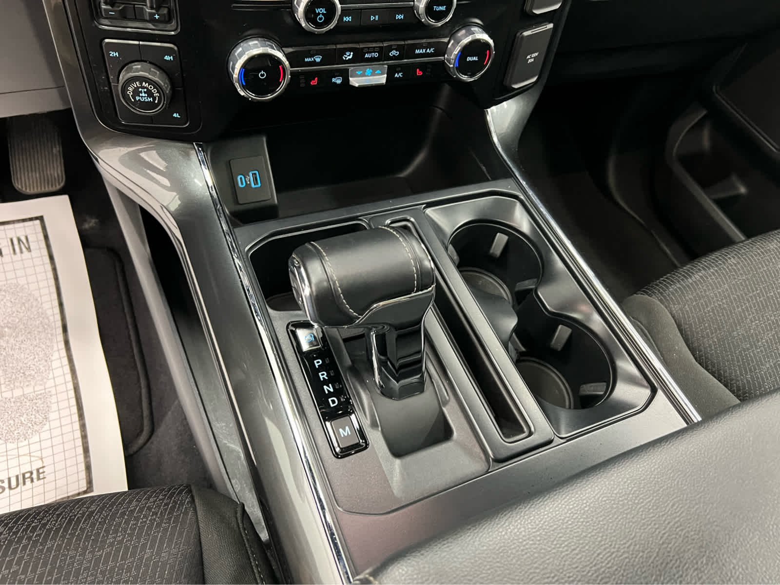 Used 2023 Avalanche Gray Ford XLT image 24