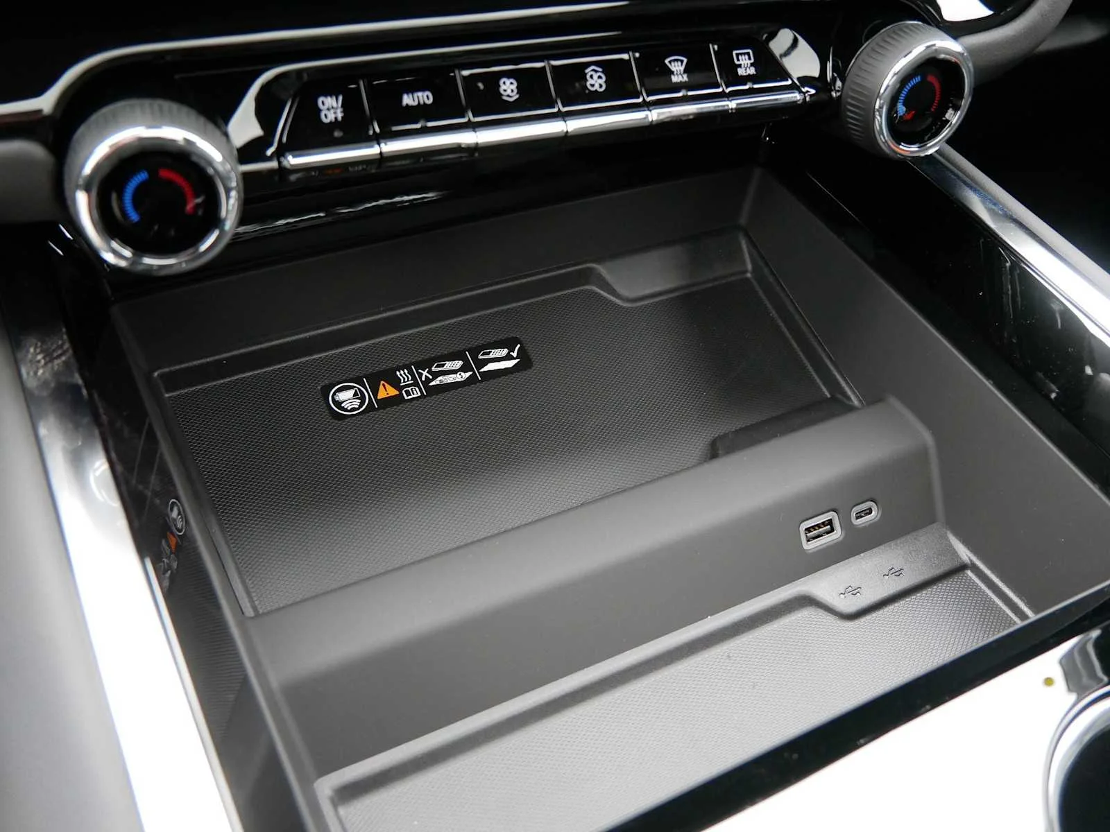 2026 Chevrolet Tahoe Premier - Photo 20