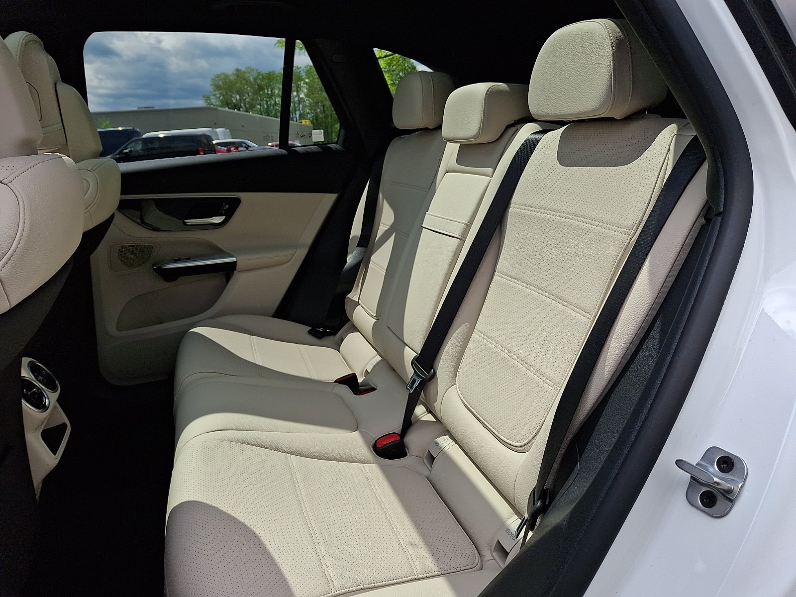 2025 Mercedes-Benz GLC Base - Photo 10