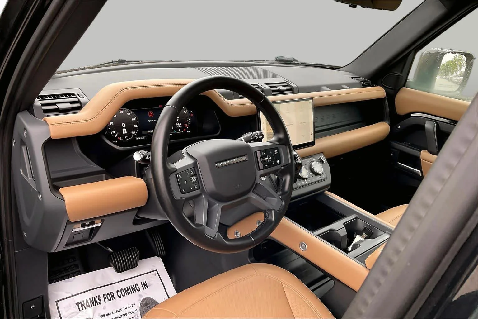 Used 2025  Land Rover X-Dynamic SE image 16