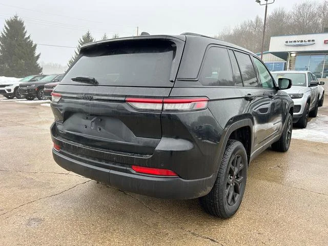 New 2025 Diamond Black Crystal Pearl-Coat Exterior Paint Jeep  image 5