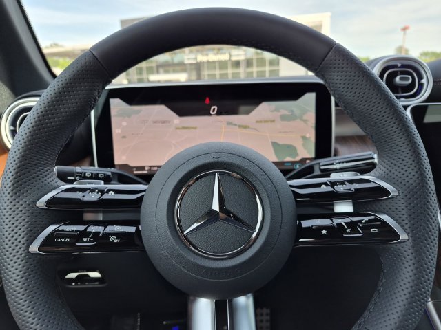 New 2026 Polar White Mercedes-Benz GLC 300 image 57