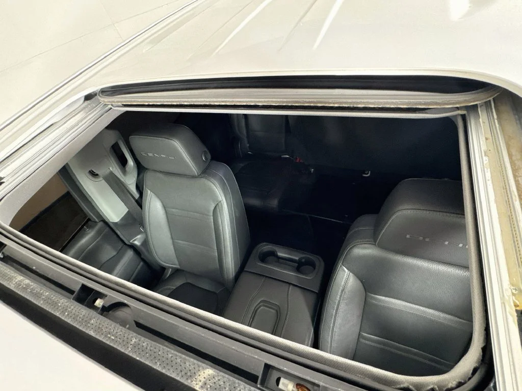 Used 2021 White GMC Denali image 27