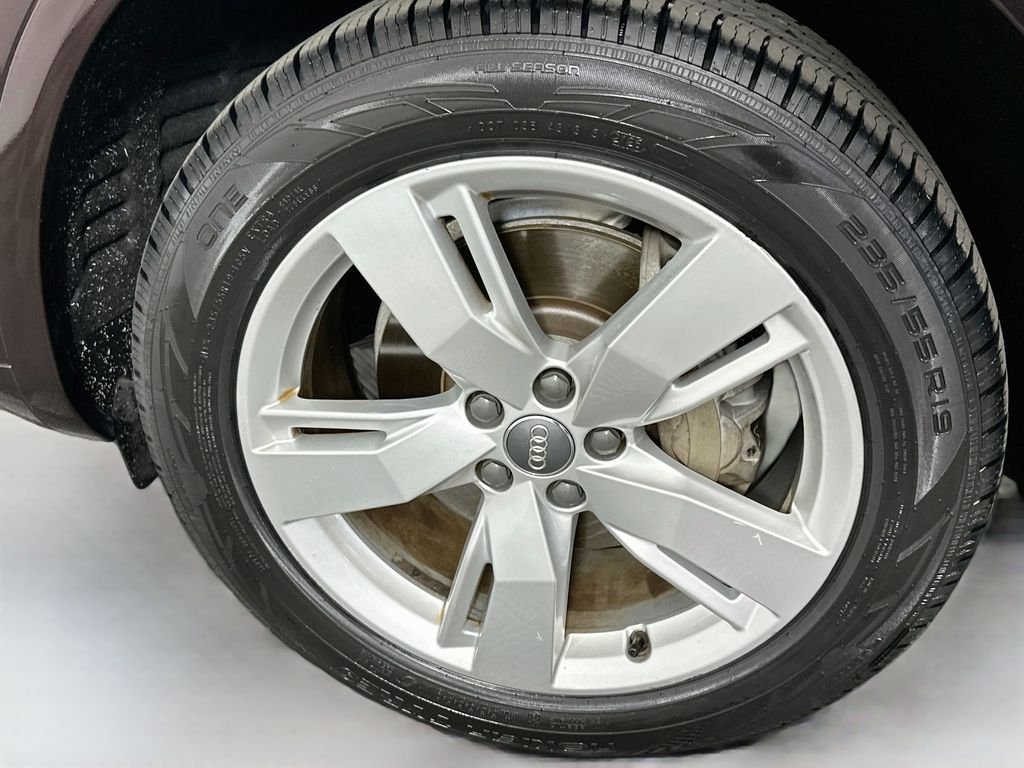 Used 2018 Gray Metallic Audi 2.0T Premium Plus image 33