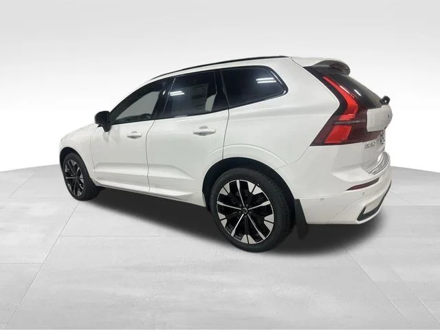 New 2026 Crystal White Volvo Plus image 8