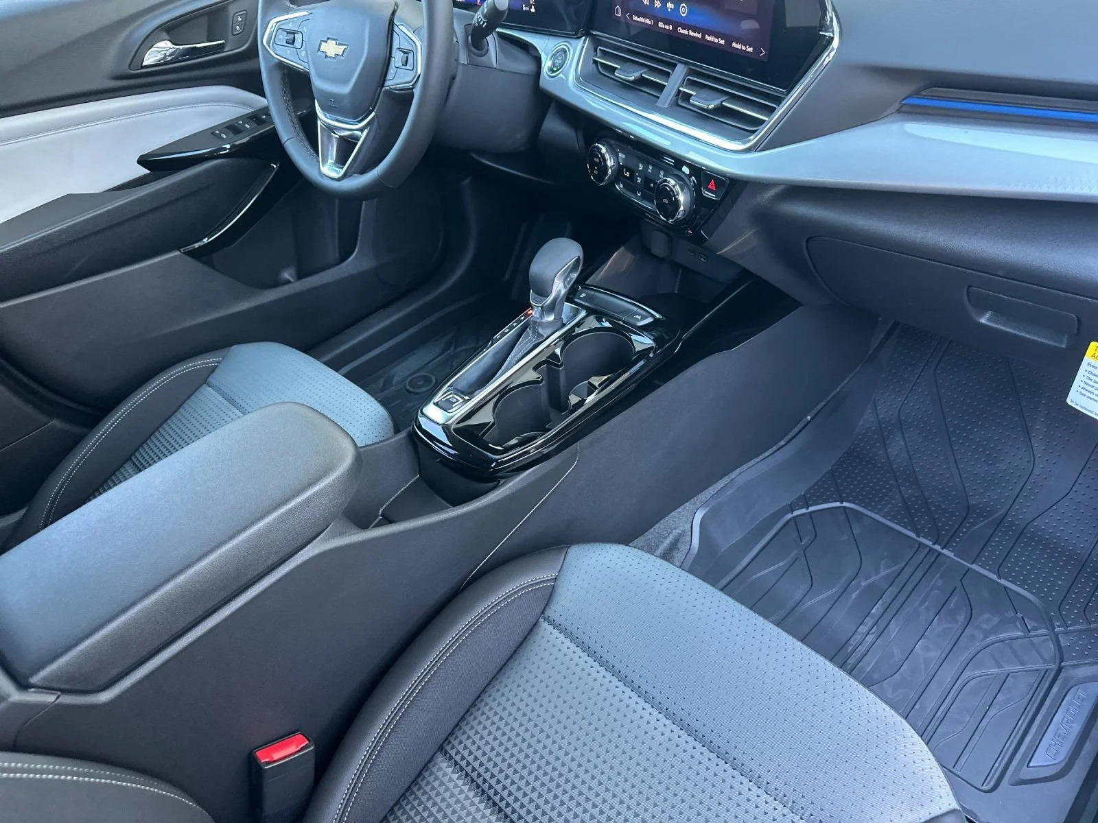 2026 Chevrolet Trax LT - Photo 16