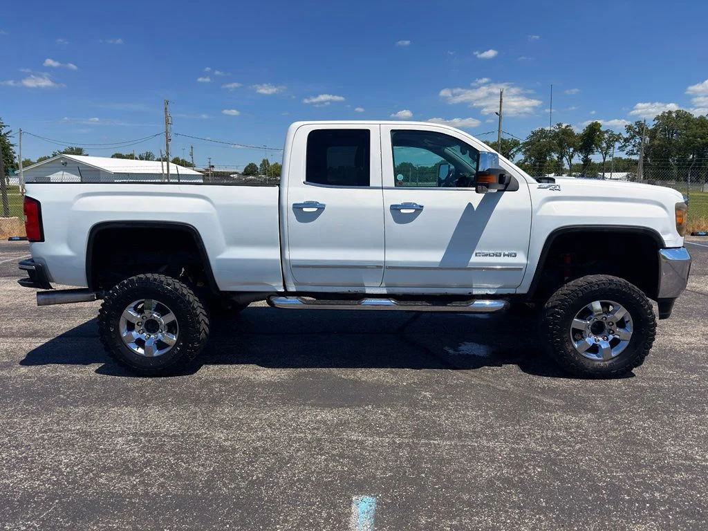 Used 2016 White GMC SLT image 5