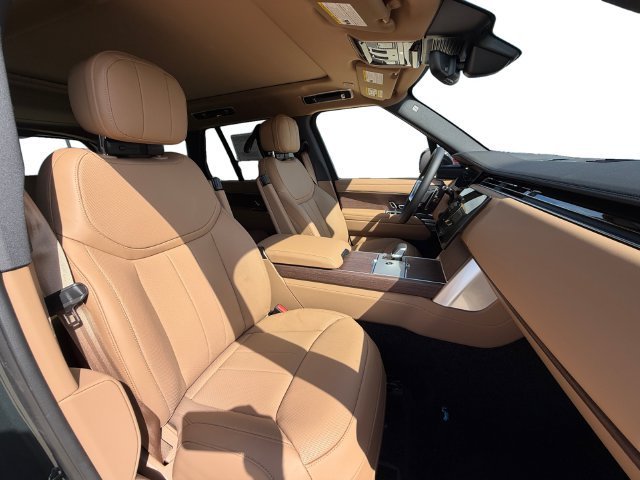 New 2026 Belgravia Green LAND ROVER SE image 16