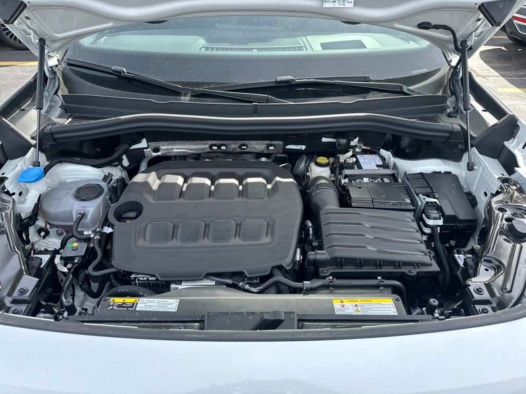 New 2026  Volkswagen 2.0T SE R-Line Black image 25