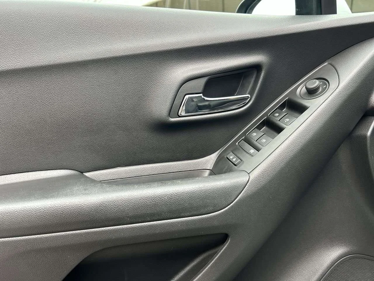 Used 2022 Silver Ice Metallic Chevrolet FWD LT Dilawri Certified   Local BC   No Accidents image 21