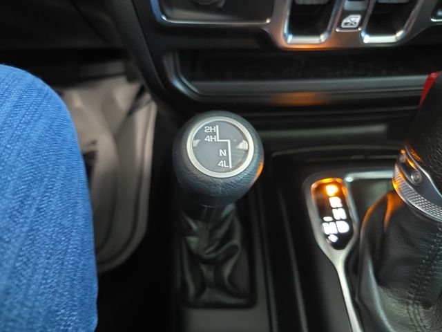 Used 2022 Green Jeep Sport image 21