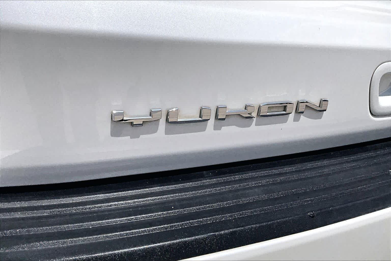 Used 2023 White Frost Tricoat GMC Denali Ultimate image 31