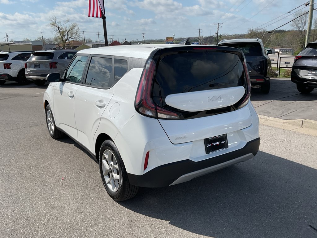 Used 2025 Whi Kia LX image 6