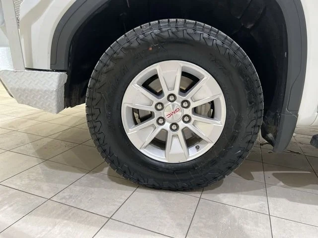 Used 2020 Summit White GMC SLE image 30