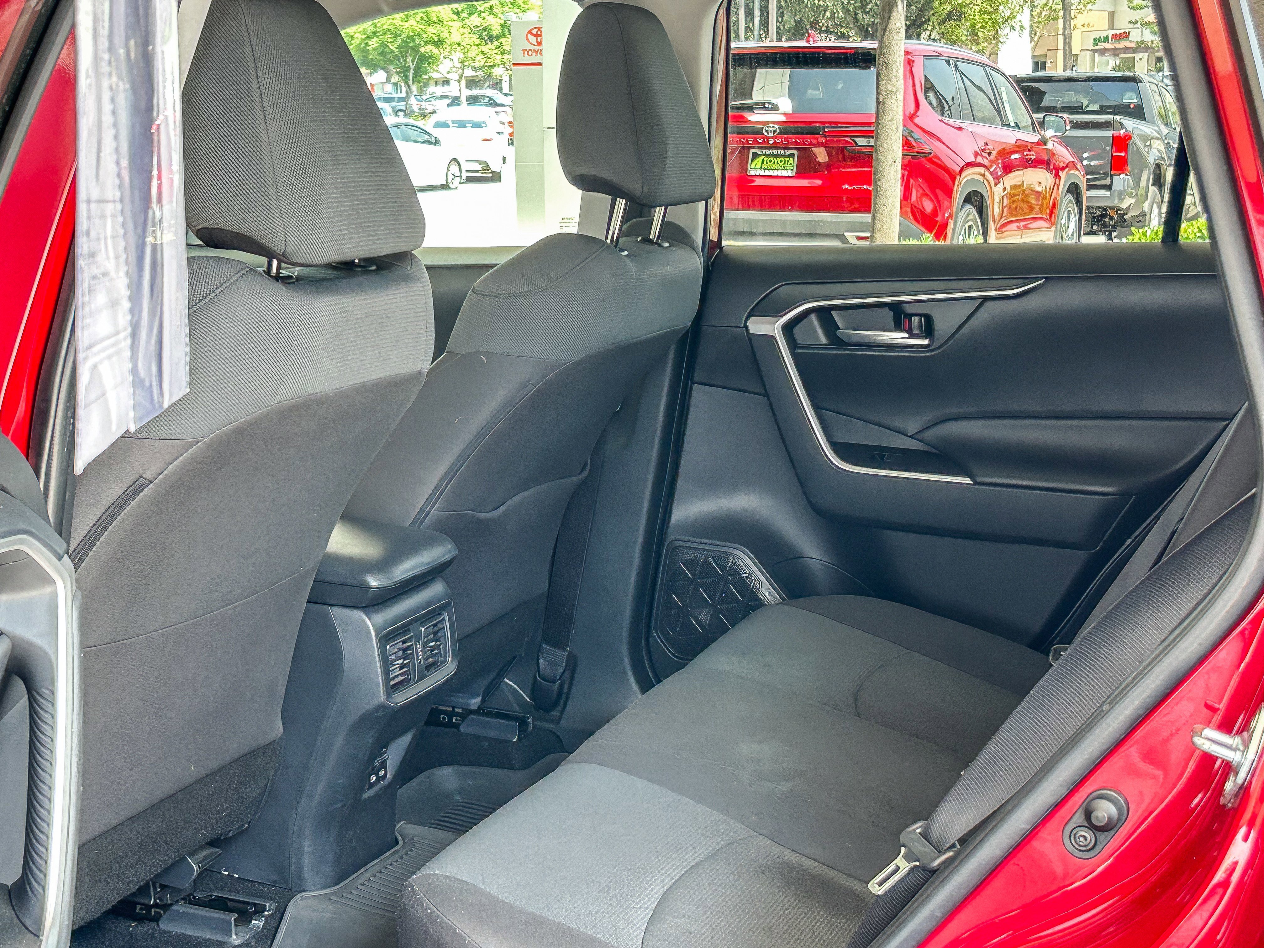 Used 2025 RUBY FLARE PEARL TOYOTA TRUCK XLE image 18