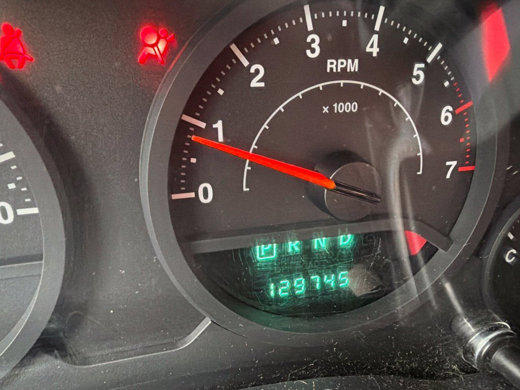 Used 2008 Black Jeep X image 17
