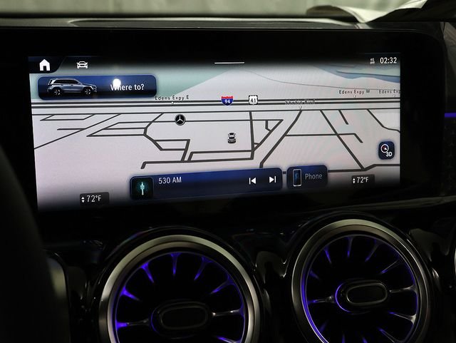 New 2026 Polar White Mercedes-Benz GLB 250 image 20