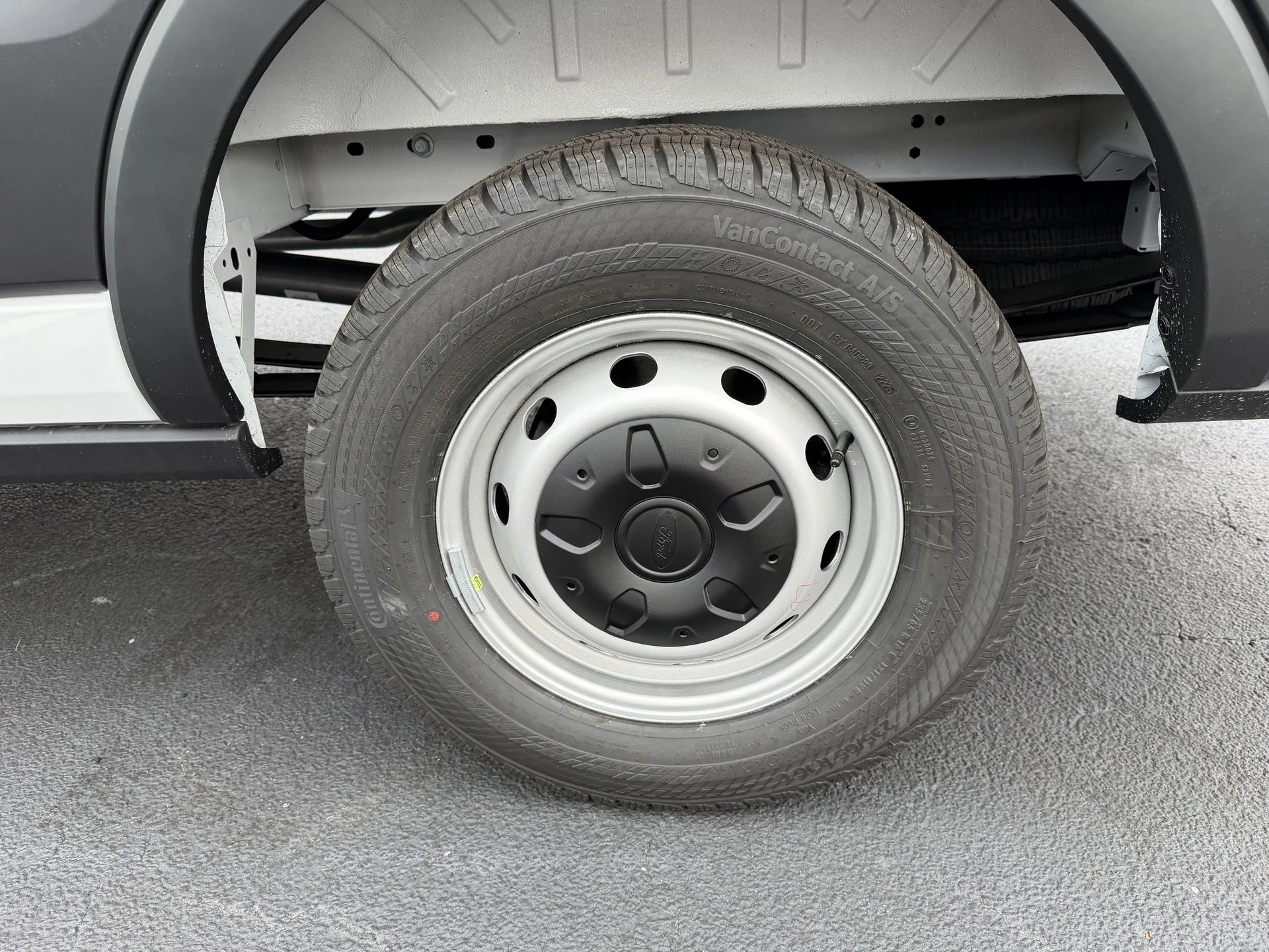 New 2026 Oxford White Ford Cargo Van image 27