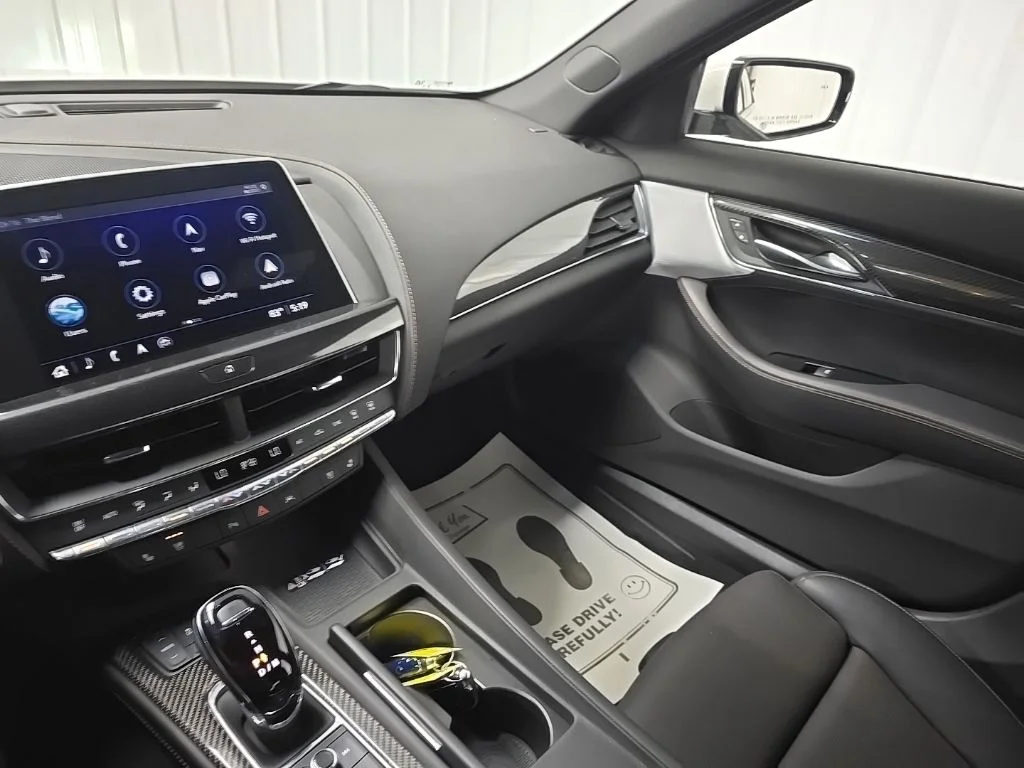 Used 2023 White Cadillac V-Series image 29