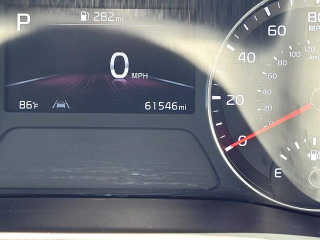 Used 2023 White Kia LXS image 22