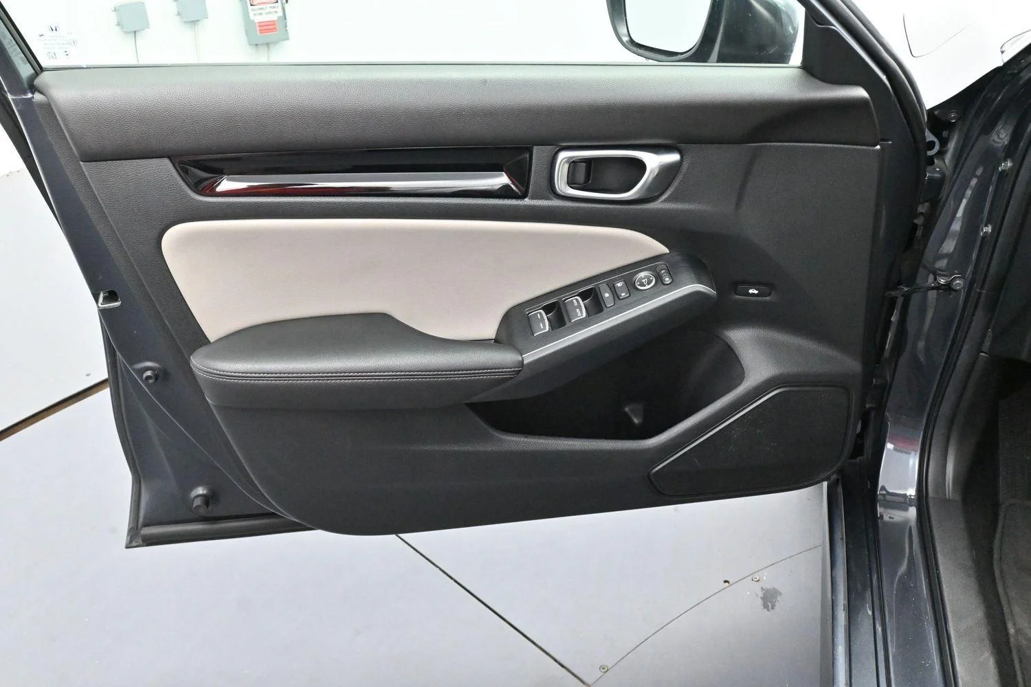 Used 2024 Meteorite Gray Metallic Honda Touring image 10