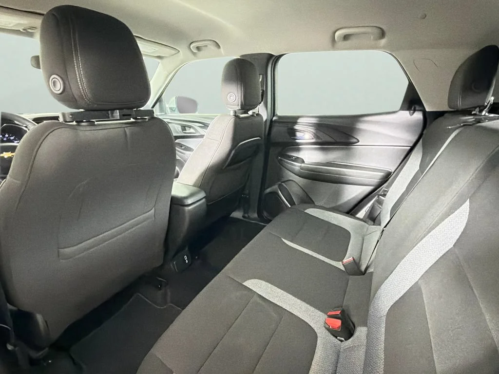 Used 2021 SUMMIT WHITE Chevrolet LT image 27