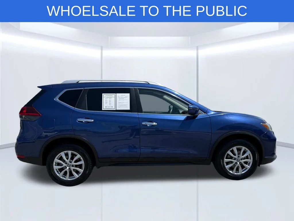 Used 2020 Blue Nissan SV image 29