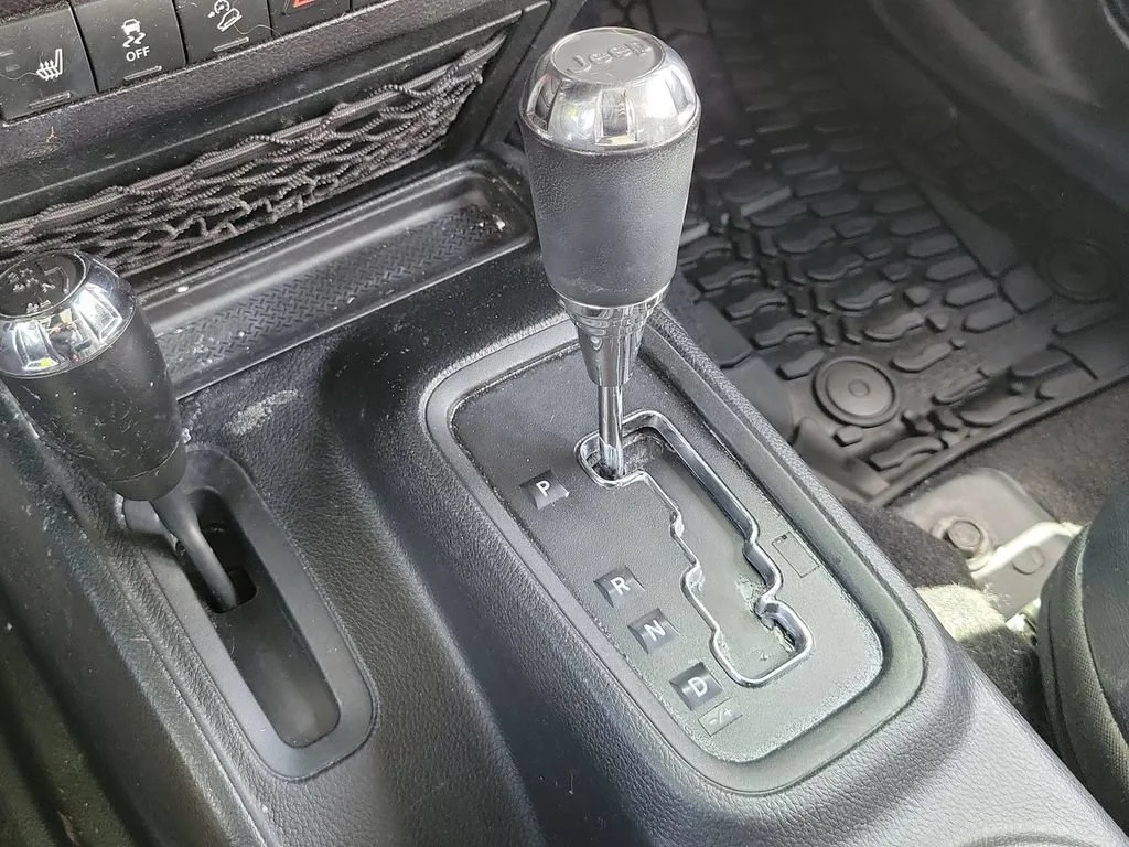 Used 2018 Gray Jeep Altitude 4x4 image 15