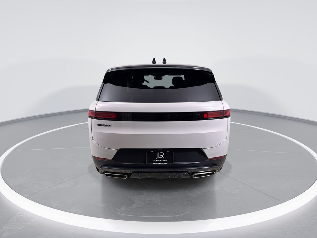 New 2026 Borasco Grey Land Rover SE image 7