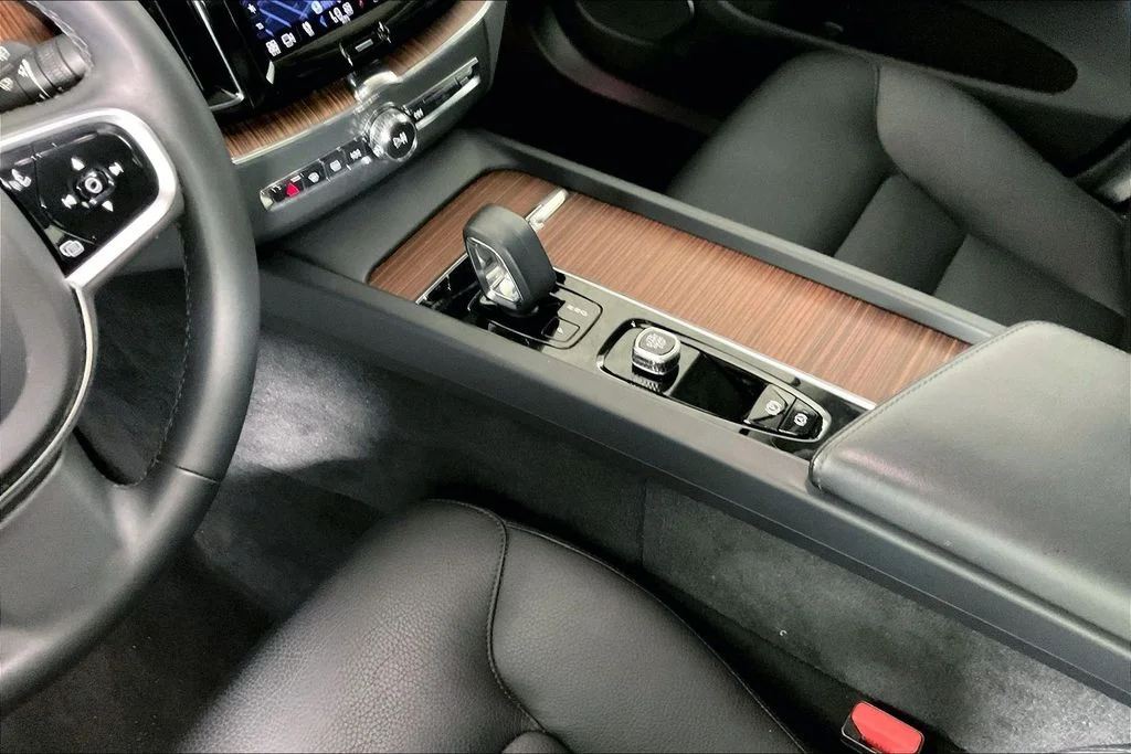 Certified Used 2023 Gray Volvo T8 Plus Bright Theme image 17