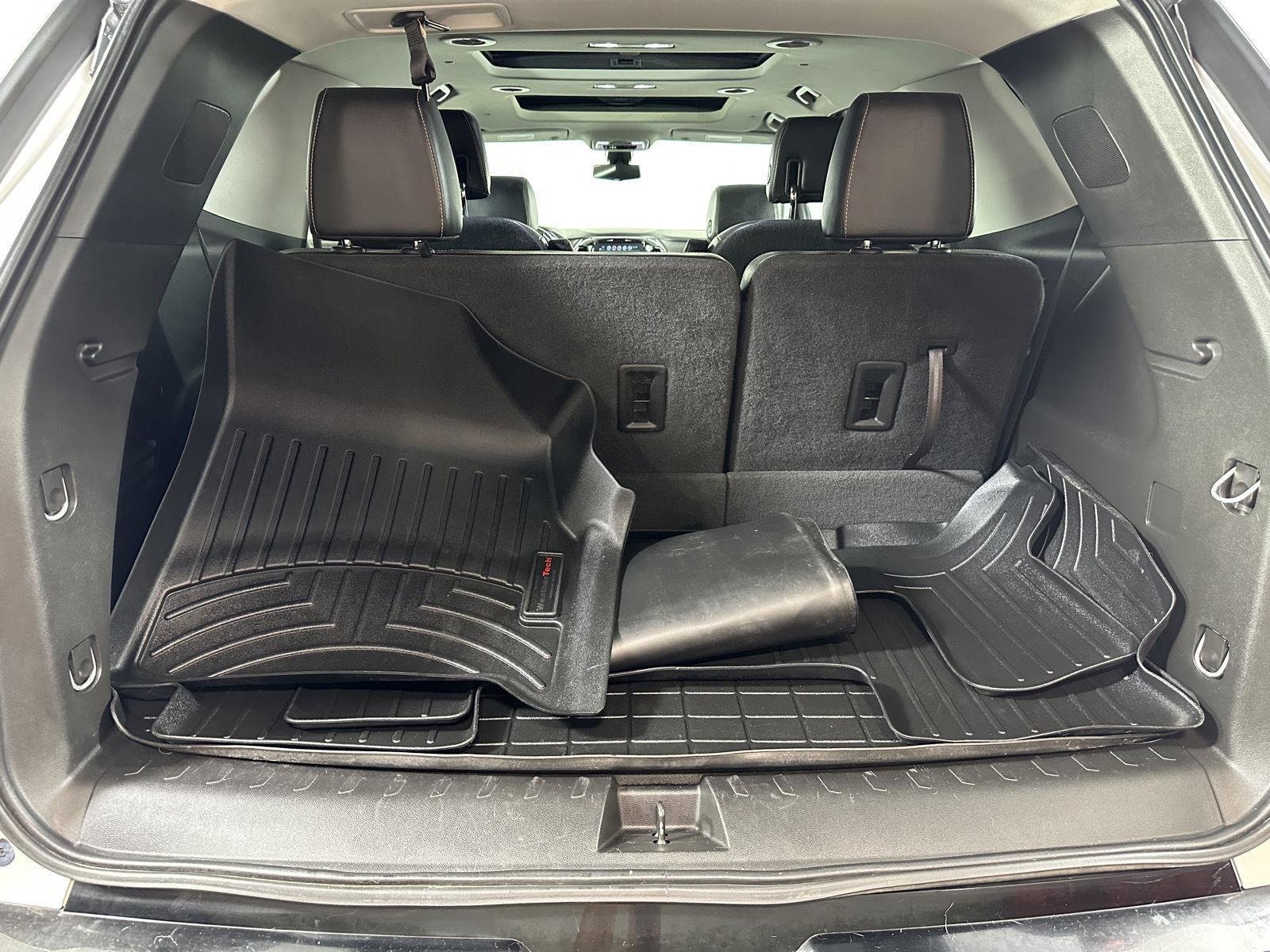 Used 2018 Iridescent Pearl Tricoat Chevrolet Premier image 5