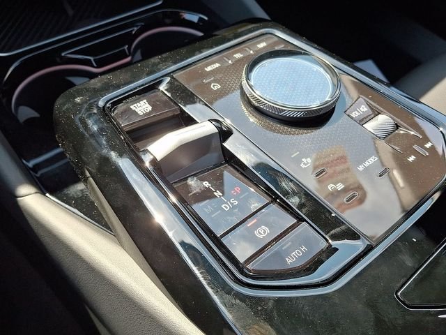 New 2027 Black Sapphire Metallic BMW 540i xDrive image 12