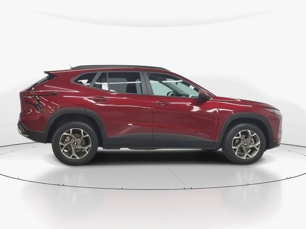 Used 2025 Crimson Chevrolet LT image 4