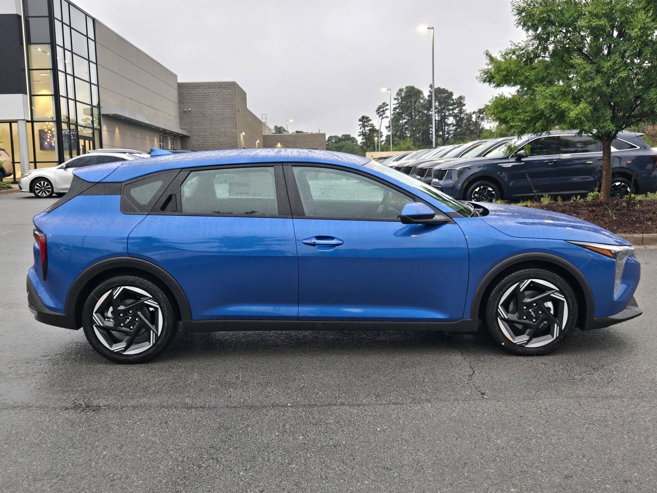 New 2026 Wave Blue Kia EX image 8