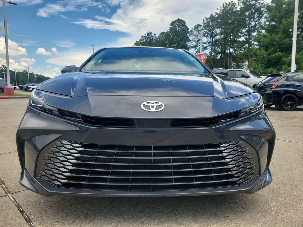 Certified Used 2025  Toyota XLE image 7